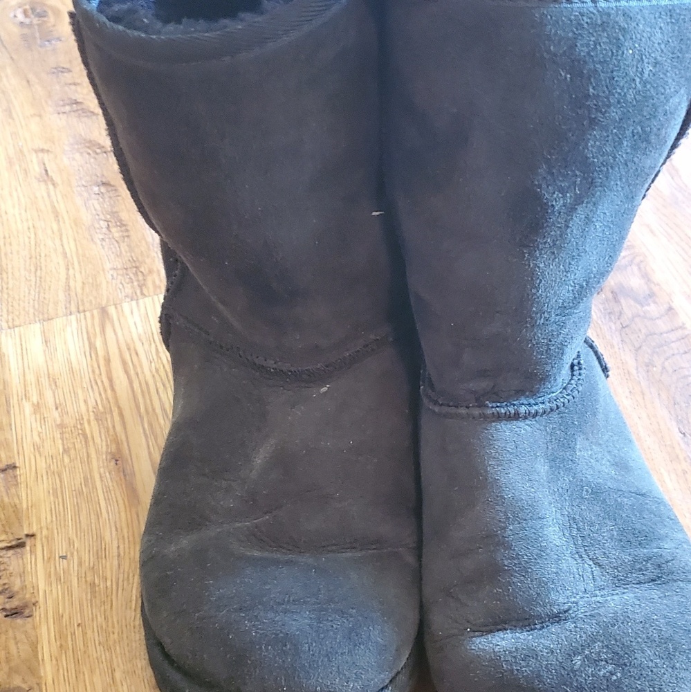 Ugg boots black size 6 (w6)